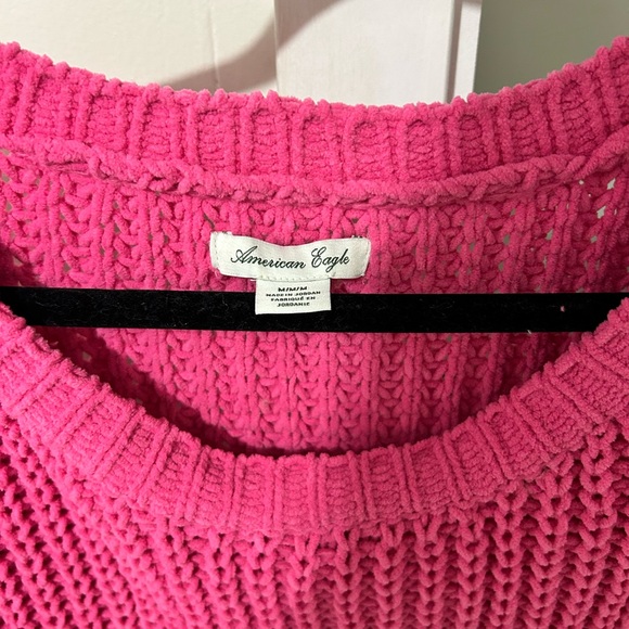 AMERICAN EAGLE OVERSIZED PINK SWEATER - Picture 2 of 4